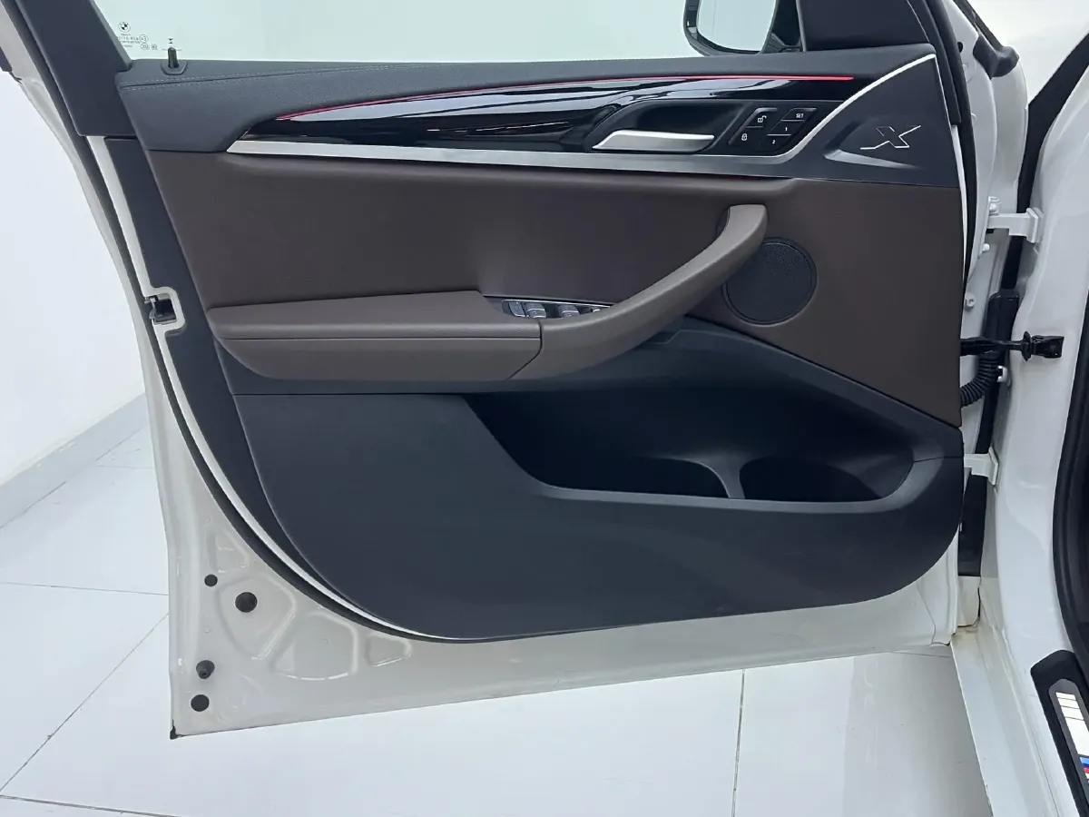 2022 BMW X3 2.0T 184HP L4 8AT,autocango,china used car exporter,china ev exporter,chinese used car exporter,chinese used ev exporter