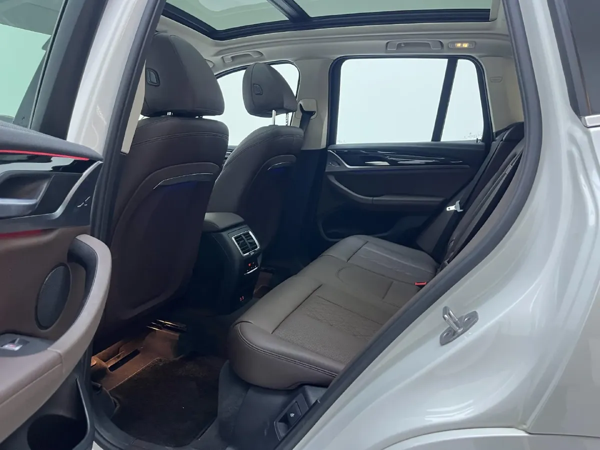 2022 BMW X3 2.0T 184HP L4 8AT,autocango,china used car exporter,china ev exporter,chinese used car exporter,chinese used ev exporter