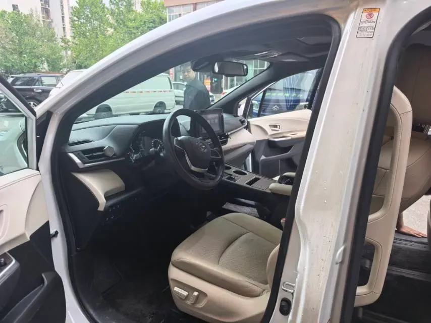 2021 Toyota Sienna 2.5L 192HP L4 E-CVT Hybrid,autocango,china used car exporter,china ev exporter,chinese used car exporter,chinese used ev exporter