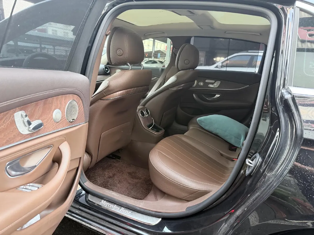 2022 Mercedes-Benz E Class 2.0T 258HP L4 9AT,autocango,china used car exporter,china ev exporter,chinese used car exporter,chinese used ev exporter
