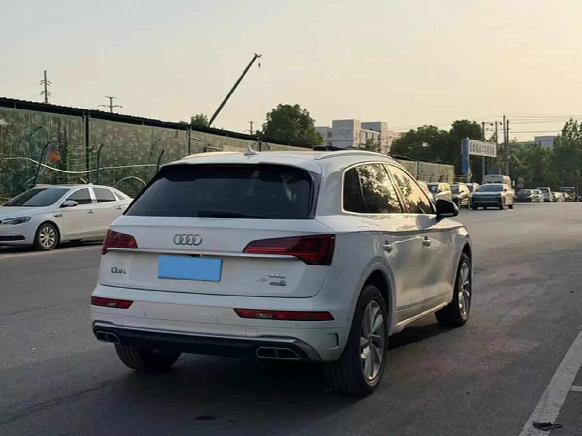 2022 Audi Q5L 2.0T 252HP L4 7DCT,autocango,china used car exporter,china ev exporter,chinese used car exporter,chinese used ev exporter