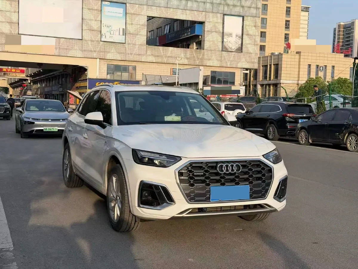 2022 Audi Q5L 2.0T 252HP L4 7DCT,autocango,china used car exporter,china ev exporter,chinese used car exporter,chinese used ev exporter
