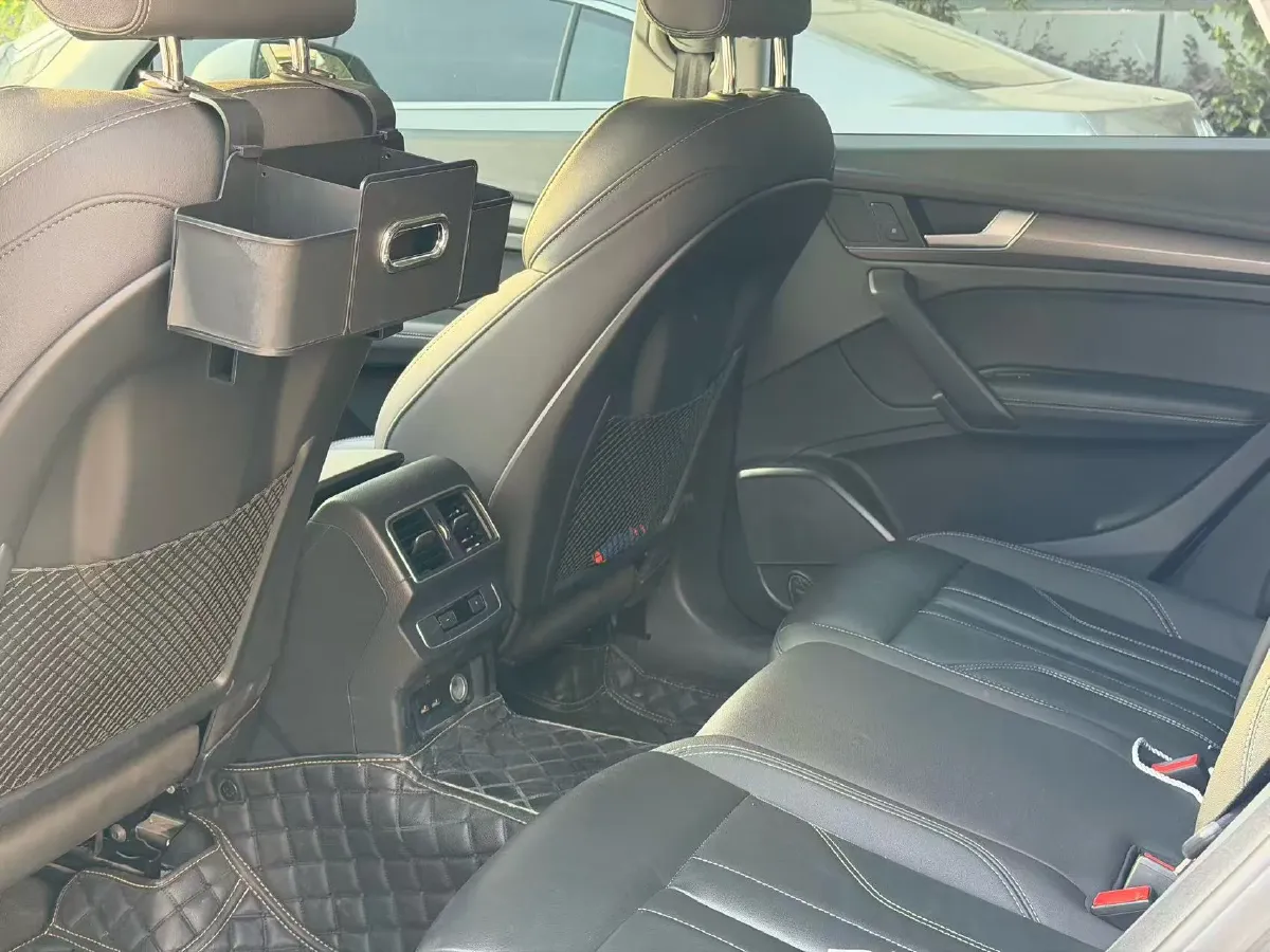 2022 Audi Q5L 2.0T 252HP L4 7DCT,autocango,china used car exporter,china ev exporter,chinese used car exporter,chinese used ev exporter