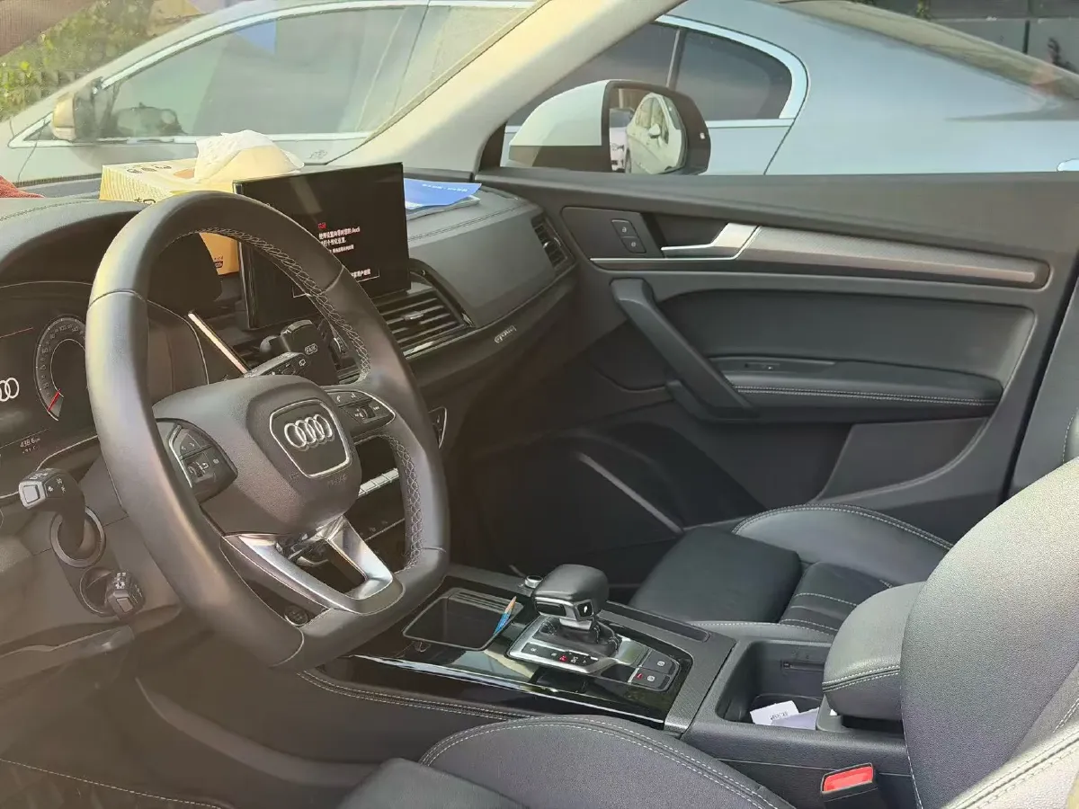 2022 Audi Q5L 2.0T 252HP L4 7DCT,autocango,china used car exporter,china ev exporter,chinese used car exporter,chinese used ev exporter