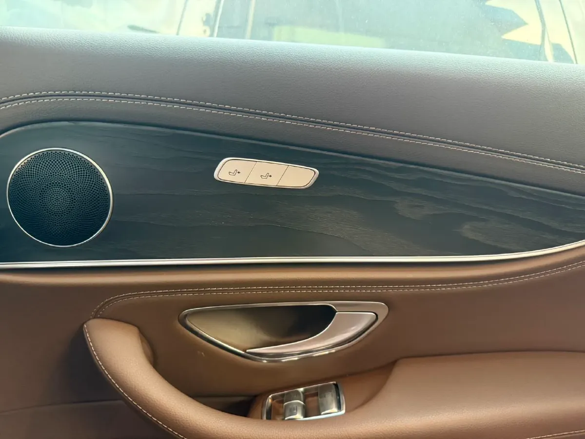 2022 Mercedes-Benz GLC Class 2.0T 258HP L4 9AT,autocango,china used car exporter,china ev exporter,chinese used car exporter,chinese used ev exporter