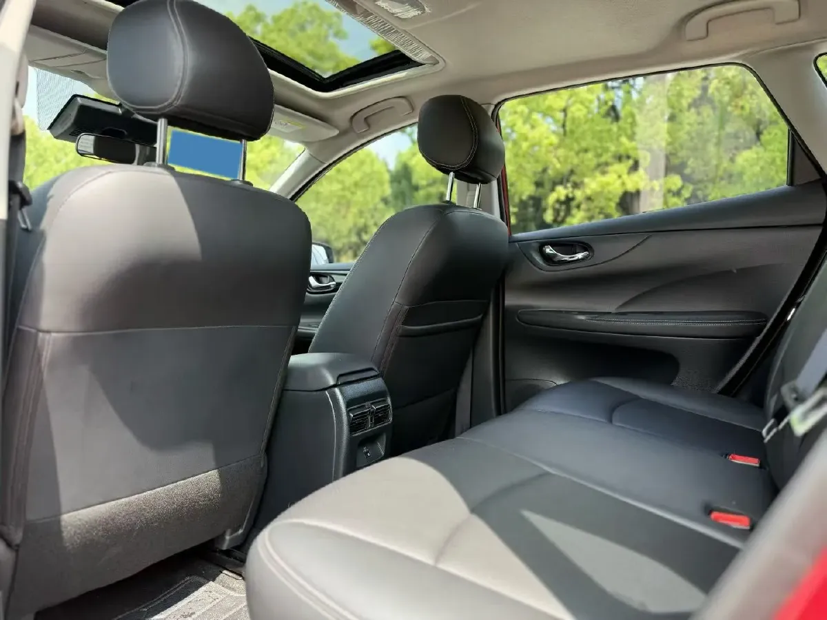 2021 Nissan Tiida 1.6L 122HP L4 CVT,autocango,china used car exporter,china ev exporter,chinese used car exporter,chinese used ev exporter
