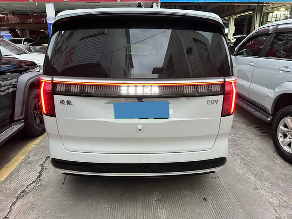 2022 Zeekr 009 BEV 116KWH,autocango,china used car exporter,china ev exporter,chinese used car exporter,chinese used ev exporter