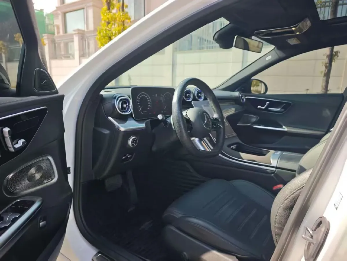 2025 Mercedes-Benz C Class 1.5T 204HP L4 9AT,autocango,china used car exporter,china ev exporter,chinese used car exporter,chinese used ev exporter