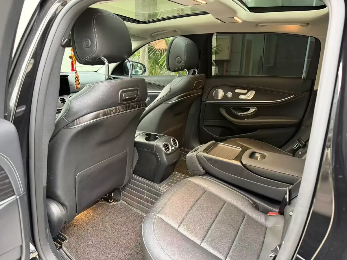 2020 Mercedes-Benz E Class 2.0T 258HP L4 9AT,autocango,china used car exporter,china ev exporter,chinese used car exporter,chinese used ev exporter