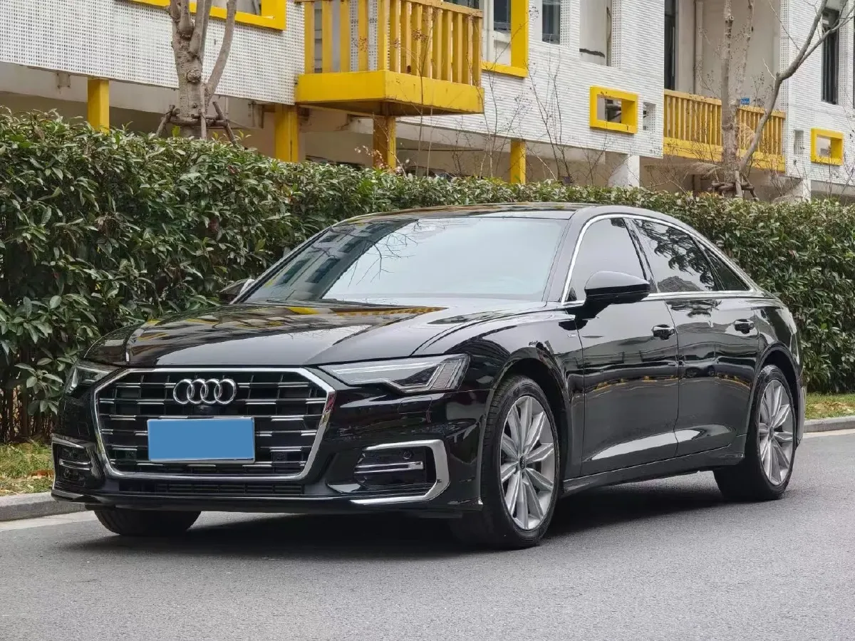 2024 Audi A6L 2.0T 245HP L4 7DCT,autocango,china used car exporter,china ev exporter,chinese used car exporter,chinese used ev exporter