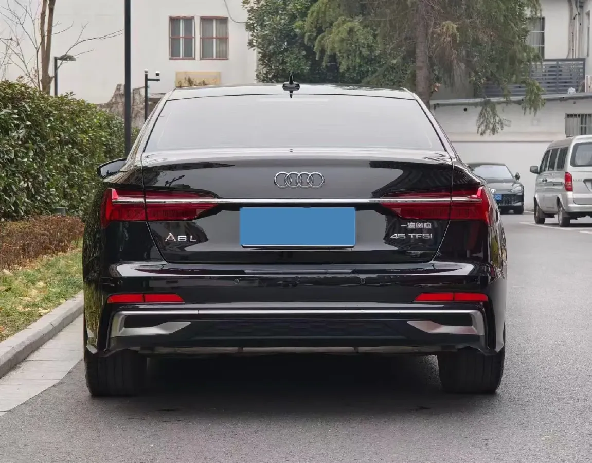 2024 Audi A6L 2.0T 245HP L4 7DCT,autocango,china used car exporter,china ev exporter,chinese used car exporter,chinese used ev exporter