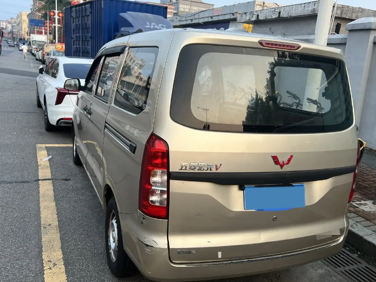 2019 WuLing HongGuang V 1.5L 99HP L4 6MT,autocango,china used car exporter,china ev exporter,chinese used car exporter,chinese used ev exporter