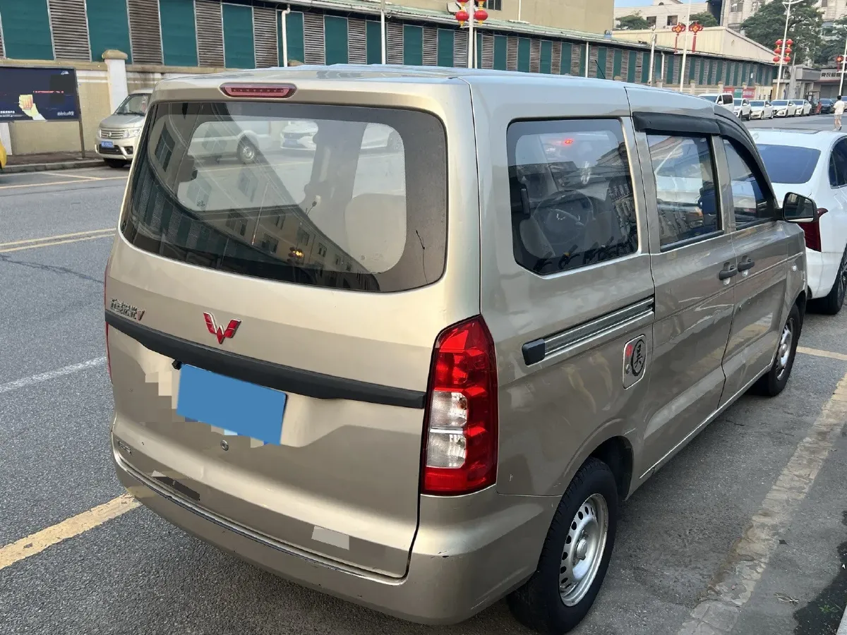 2019 WuLing HongGuang V 1.5L 99HP L4 6MT,autocango,china used car exporter,china ev exporter,chinese used car exporter,chinese used ev exporter