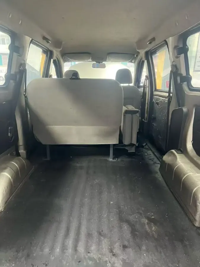 2019 WuLing HongGuang V 1.5L 99HP L4 6MT,autocango,china used car exporter,china ev exporter,chinese used car exporter,chinese used ev exporter