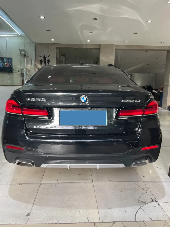 2022 BMW 5 Series 2.0T 252HP L4 8AT,autocango,china used car exporter,china ev exporter,chinese used car exporter,chinese used ev exporter