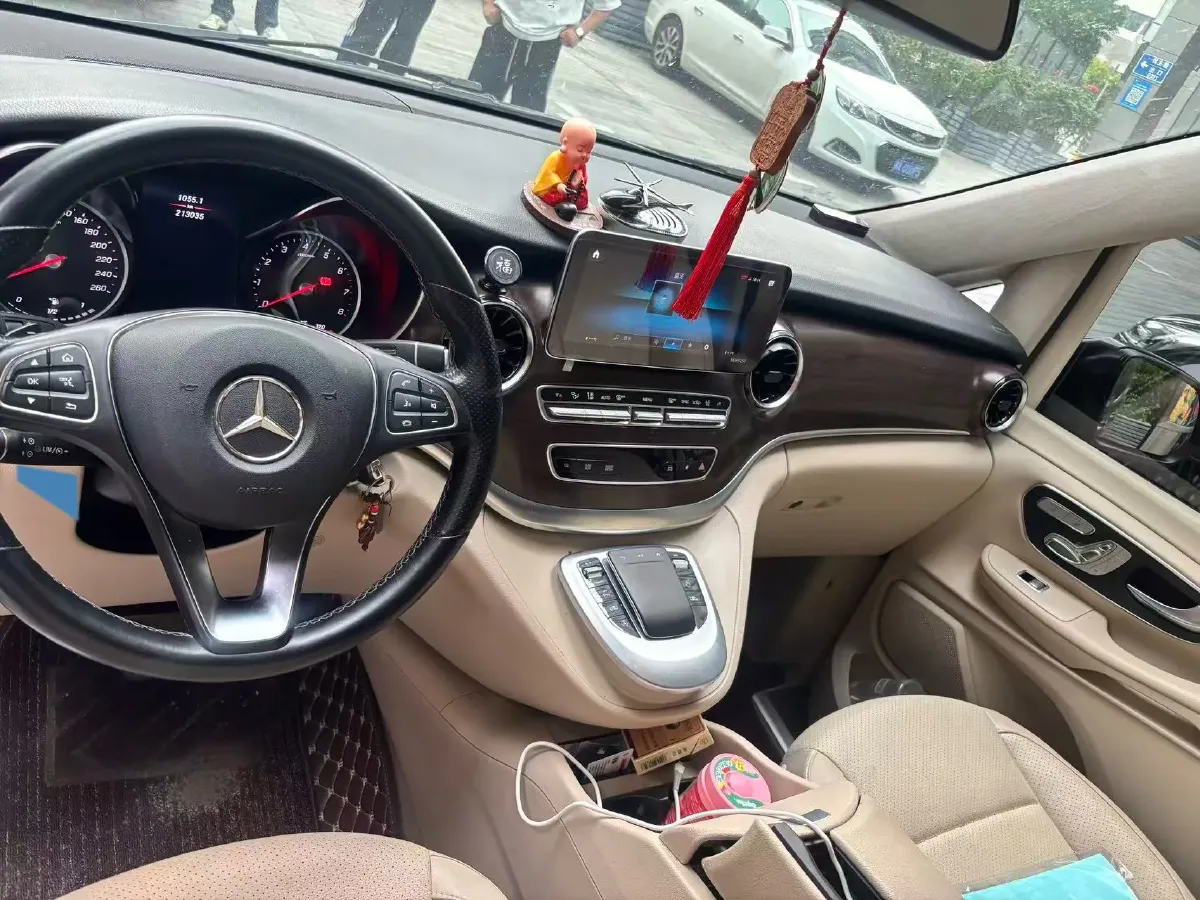 2021 Mercedes-Benz V Class 2.0T 211HP L4 9AT,autocango,china used car exporter,china ev exporter,chinese used car exporter,chinese used ev exporter