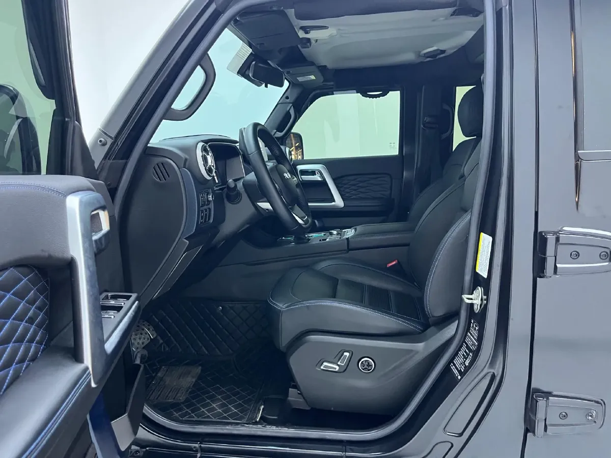 2023 Beijing BJ40 2.0T 163HP L4 8AT,autocango,china used car exporter,china ev exporter,chinese used car exporter,chinese used ev exporter