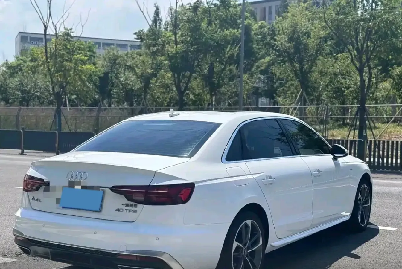 2023 Audi A4L 2.0T 190HP L4 7DCT,autocango,china used car exporter,china ev exporter,chinese used car exporter,chinese used ev exporter