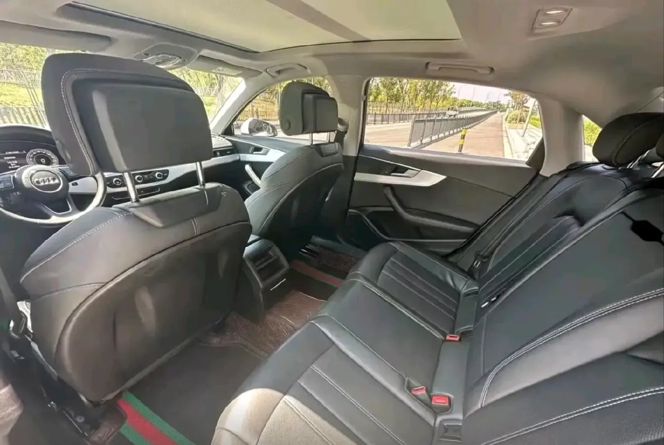 2023 Audi A4L 2.0T 190HP L4 7DCT,autocango,china used car exporter,china ev exporter,chinese used car exporter,chinese used ev exporter