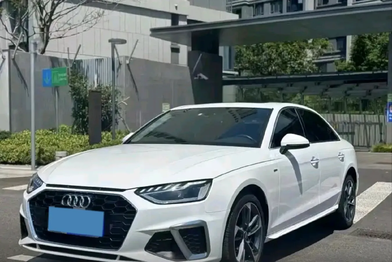 2023 Audi A4L 2.0T 190HP L4 7DCT,autocango,china used car exporter,china ev exporter,chinese used car exporter,chinese used ev exporter