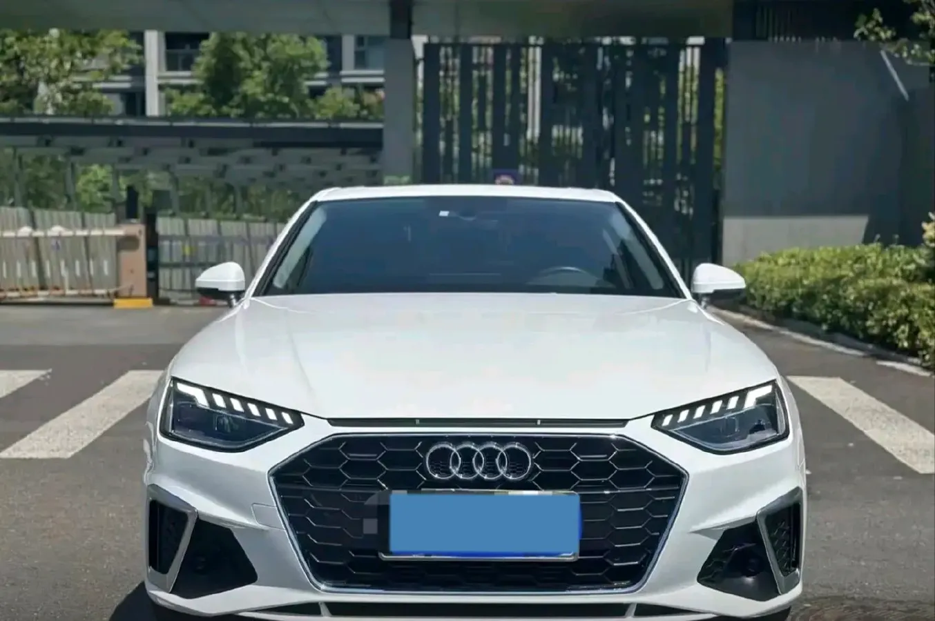 2023 Audi A4L 2.0T 190HP L4 7DCT,autocango,china used car exporter,china ev exporter,chinese used car exporter,chinese used ev exporter