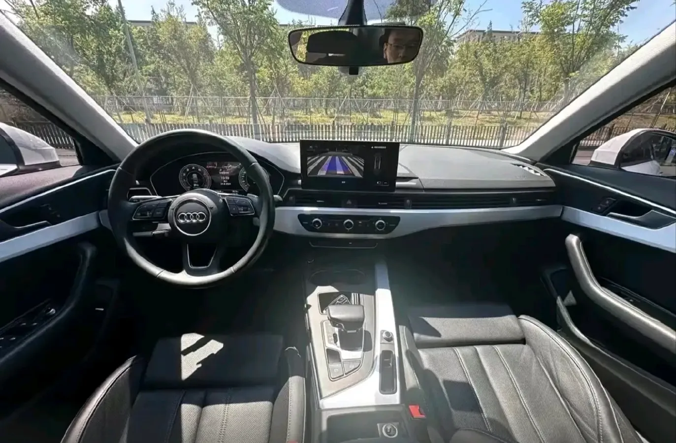 2023 Audi A4L 2.0T 190HP L4 7DCT,autocango,china used car exporter,china ev exporter,chinese used car exporter,chinese used ev exporter