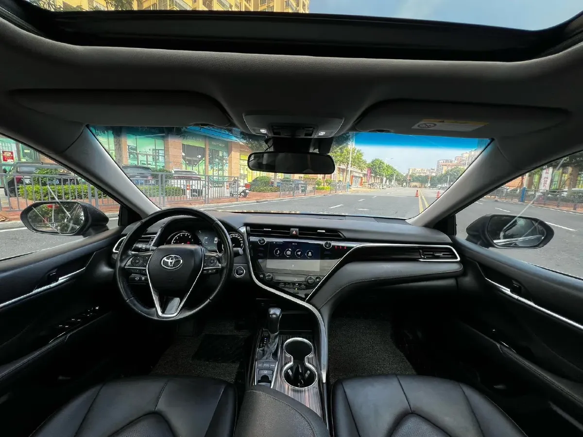 2019 Toyota Camry 2.5L 209HP L4 8AT,autocango,china used car exporter,china ev exporter,chinese used car exporter,chinese used ev exporter
