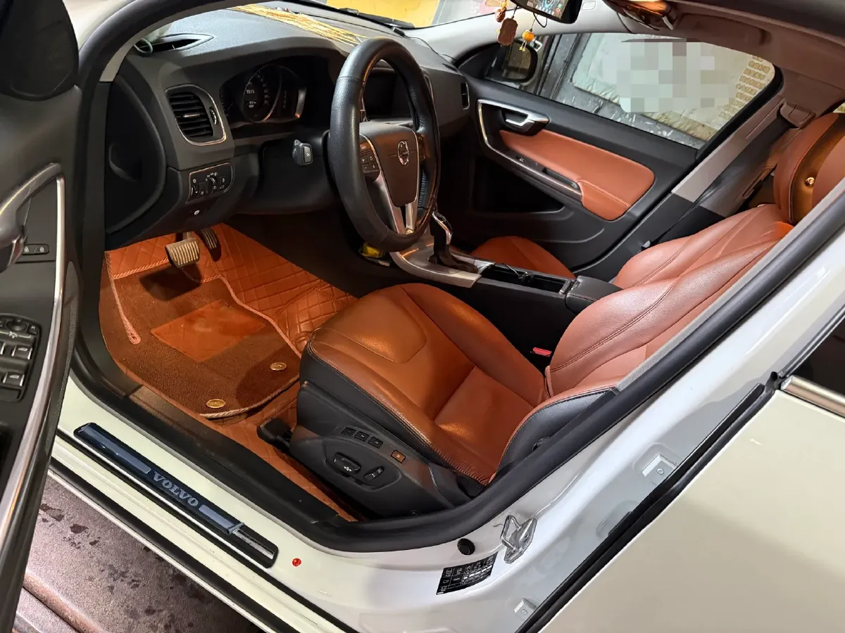 2018 Volvo S60 1.5T 152HP L4 6AT,autocango,china used car exporter,china ev exporter,chinese used car exporter,chinese used ev exporter