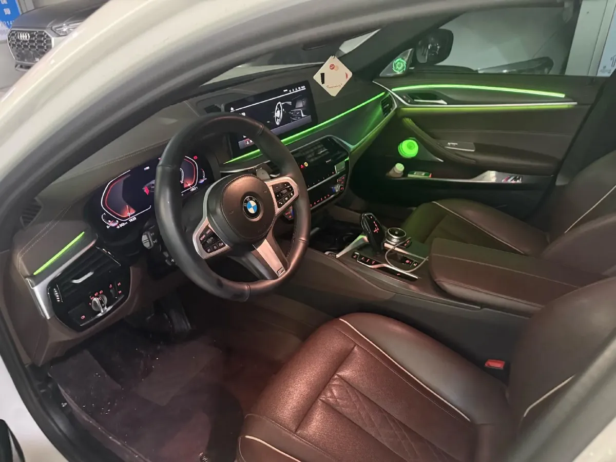 2021 BMW 5 Series 2.0T 252HP L4 8AT,autocango,china used car exporter,china ev exporter,chinese used car exporter,chinese used ev exporter