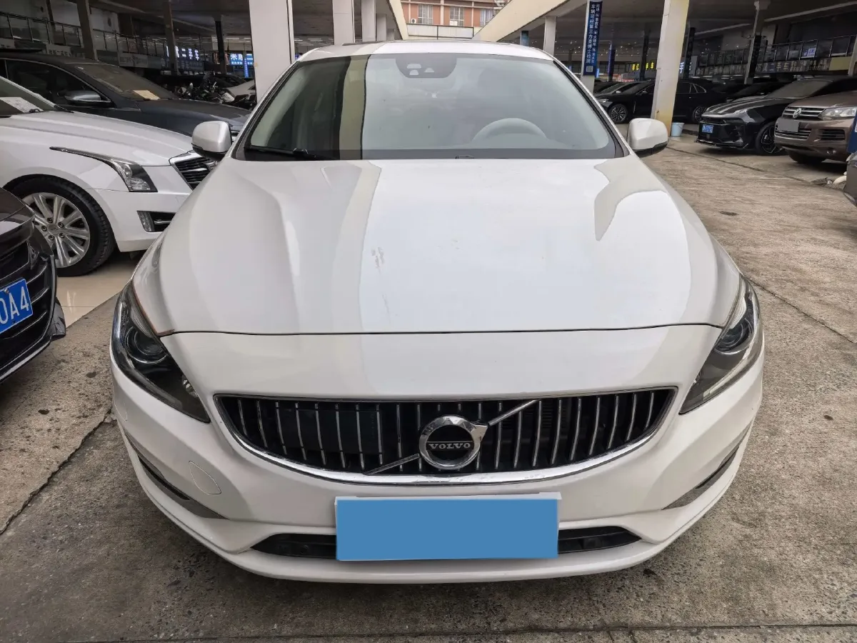 2019 Volvo S60 2.0T 245HP L4 8AT,autocango,china used car exporter,china ev exporter,chinese used car exporter,chinese used ev exporter