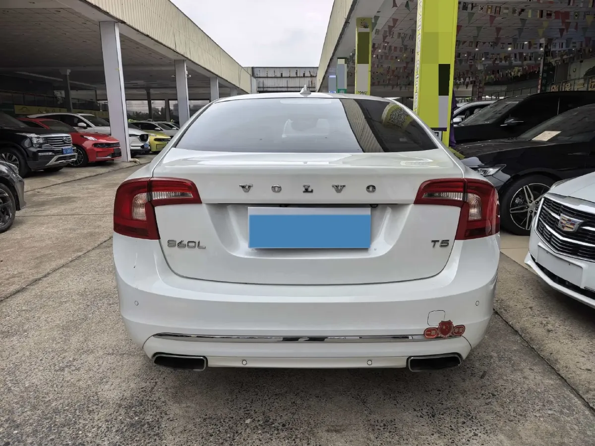 2019 Volvo S60 2.0T 245HP L4 8AT,autocango,china used car exporter,china ev exporter,chinese used car exporter,chinese used ev exporter