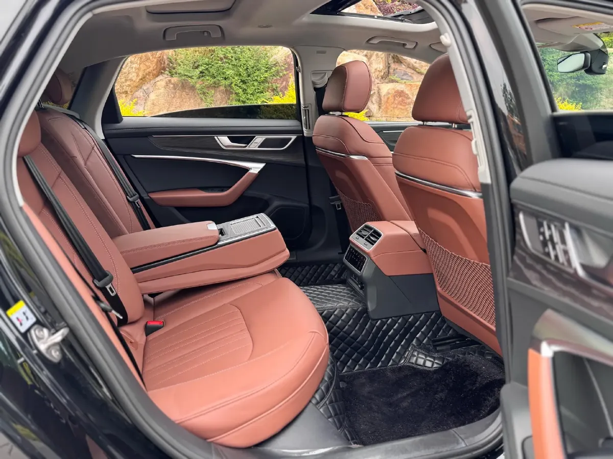 2023 Audi A6L 2.0T 245HP L4 7DCT,autocango,china used car exporter,china ev exporter,chinese used car exporter,chinese used ev exporter