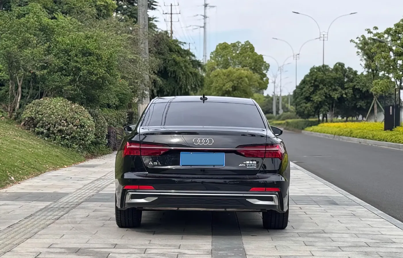 2023 Audi A6L 2.0T 245HP L4 7DCT,autocango,china used car exporter,china ev exporter,chinese used car exporter,chinese used ev exporter