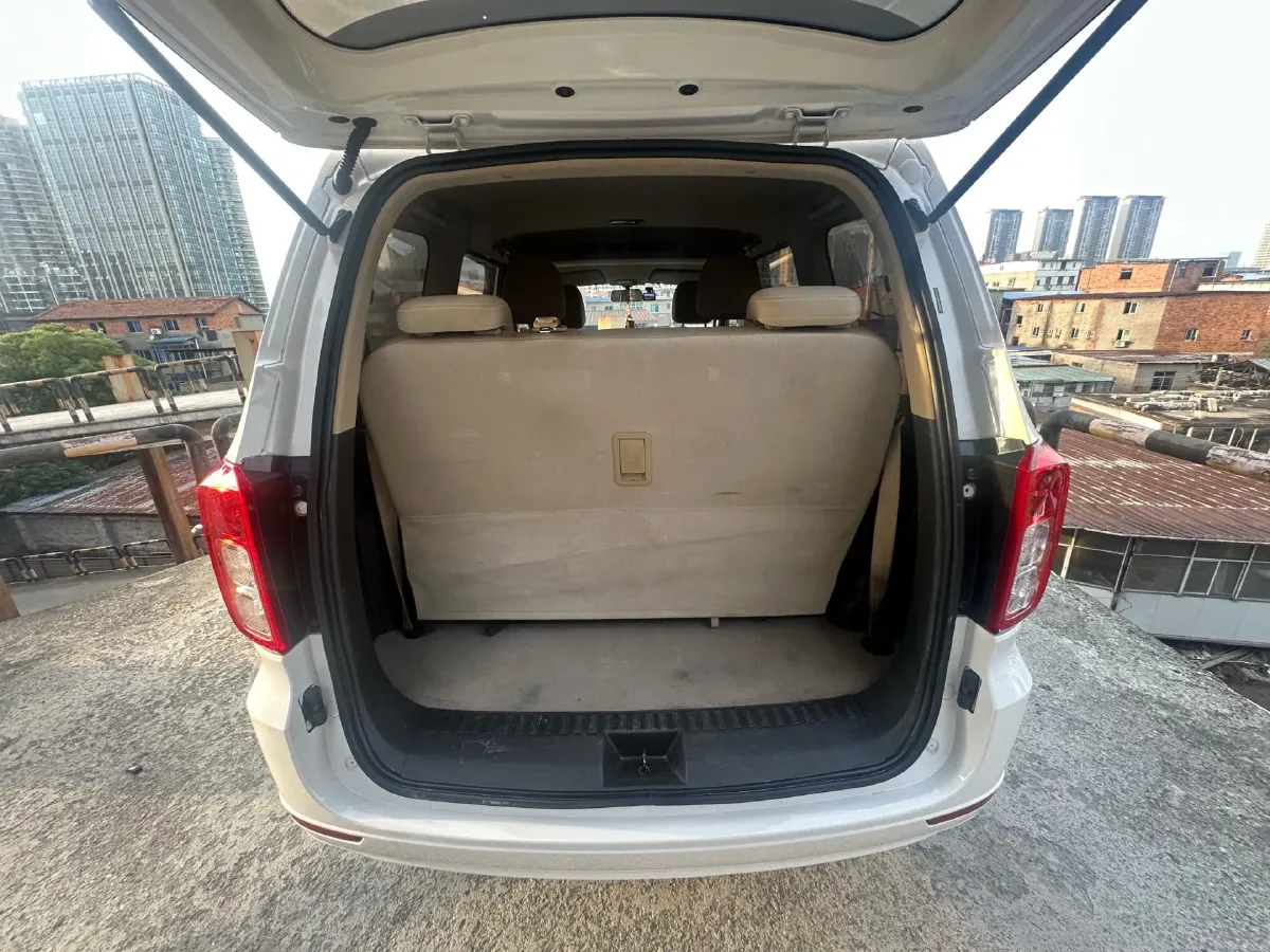 2019 WuLing HongGuang V 1.5L 105HP L4 5MT,autocango,china used car exporter,china ev exporter,chinese used car exporter,chinese used ev exporter