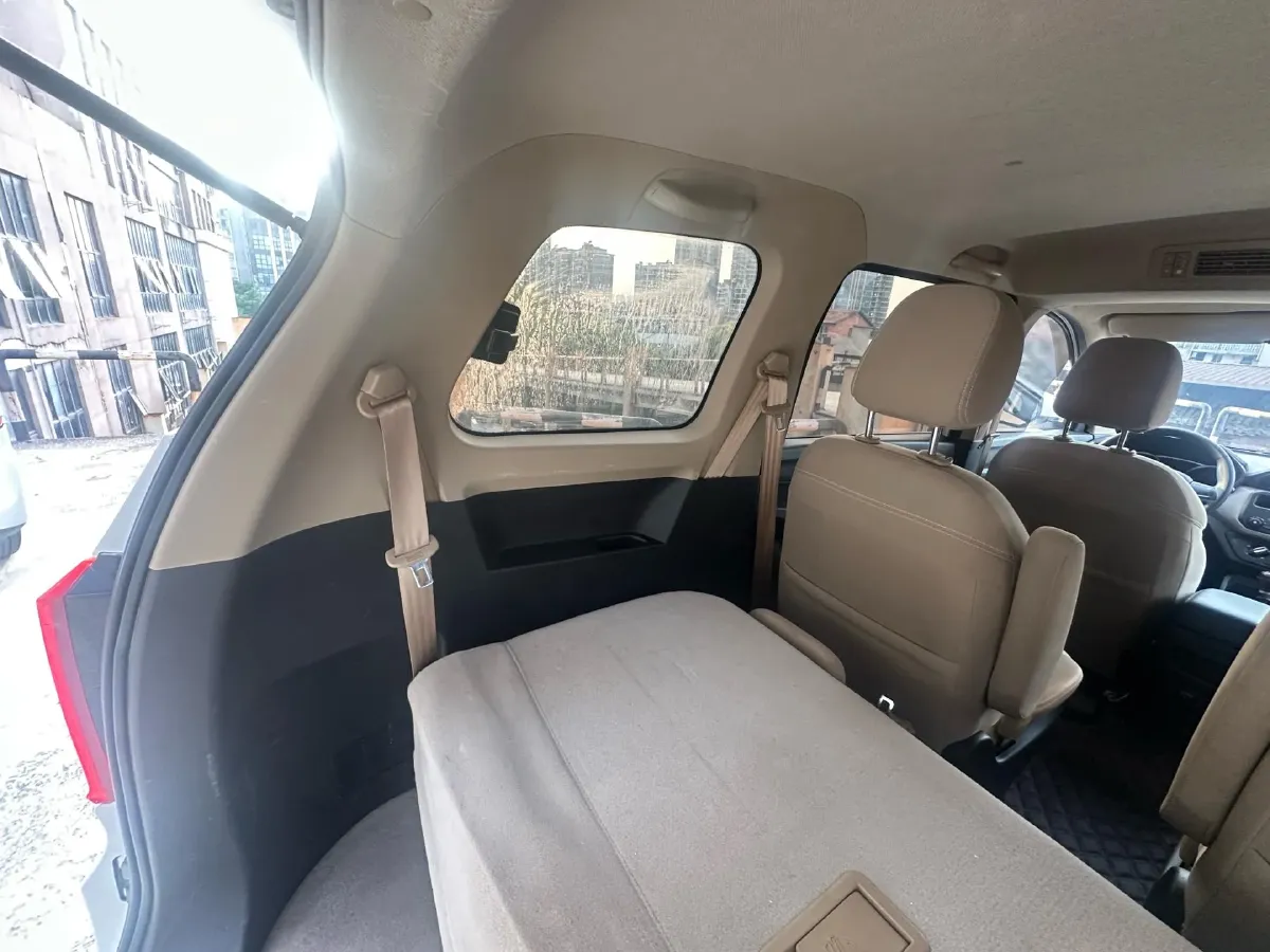 2019 WuLing HongGuang V 1.5L 105HP L4 5MT,autocango,china used car exporter,china ev exporter,chinese used car exporter,chinese used ev exporter