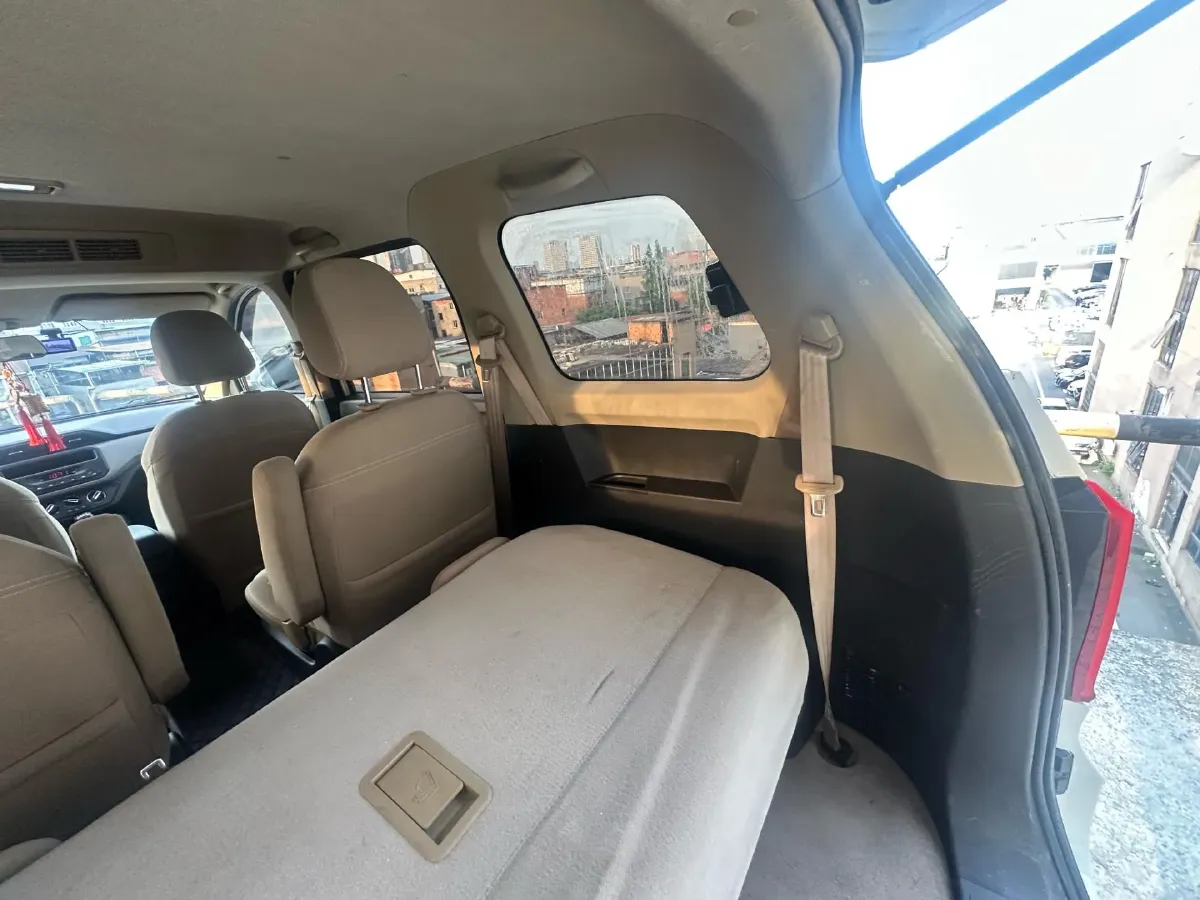 2019 WuLing HongGuang V 1.5L 105HP L4 5MT,autocango,china used car exporter,china ev exporter,chinese used car exporter,chinese used ev exporter