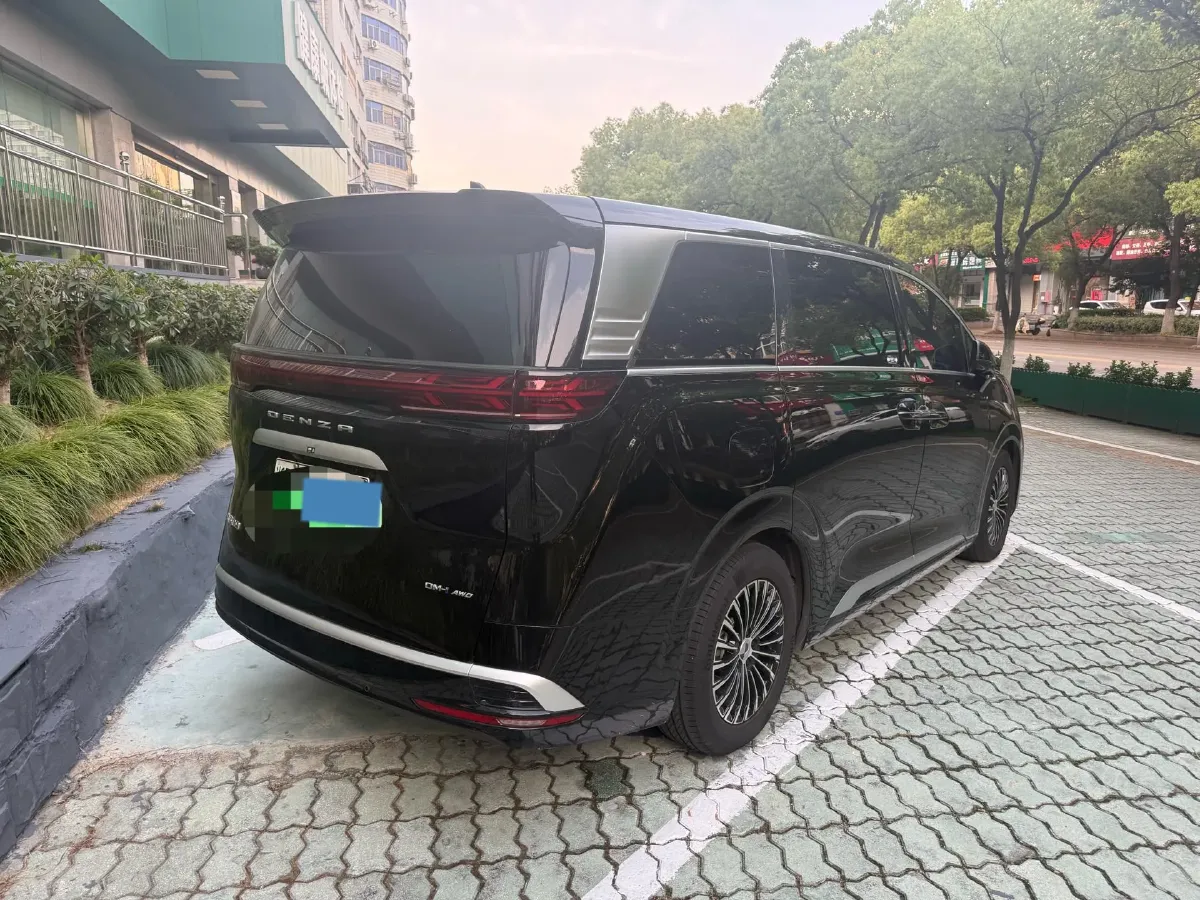 2024 Denza D9 1.5T 139HP L4 E-CVT PHEV 40KWH,autocango,china used car exporter,china ev exporter,chinese used car exporter,chinese used ev exporter