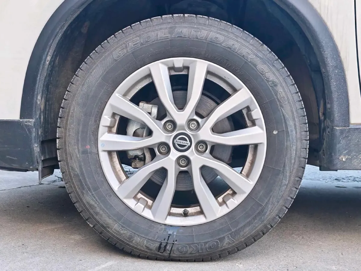 2023 Nissan X-Trail 2.0L 151HP L4 CVT,autocango,china used car exporter,china ev exporter,chinese used car exporter,chinese used ev exporter