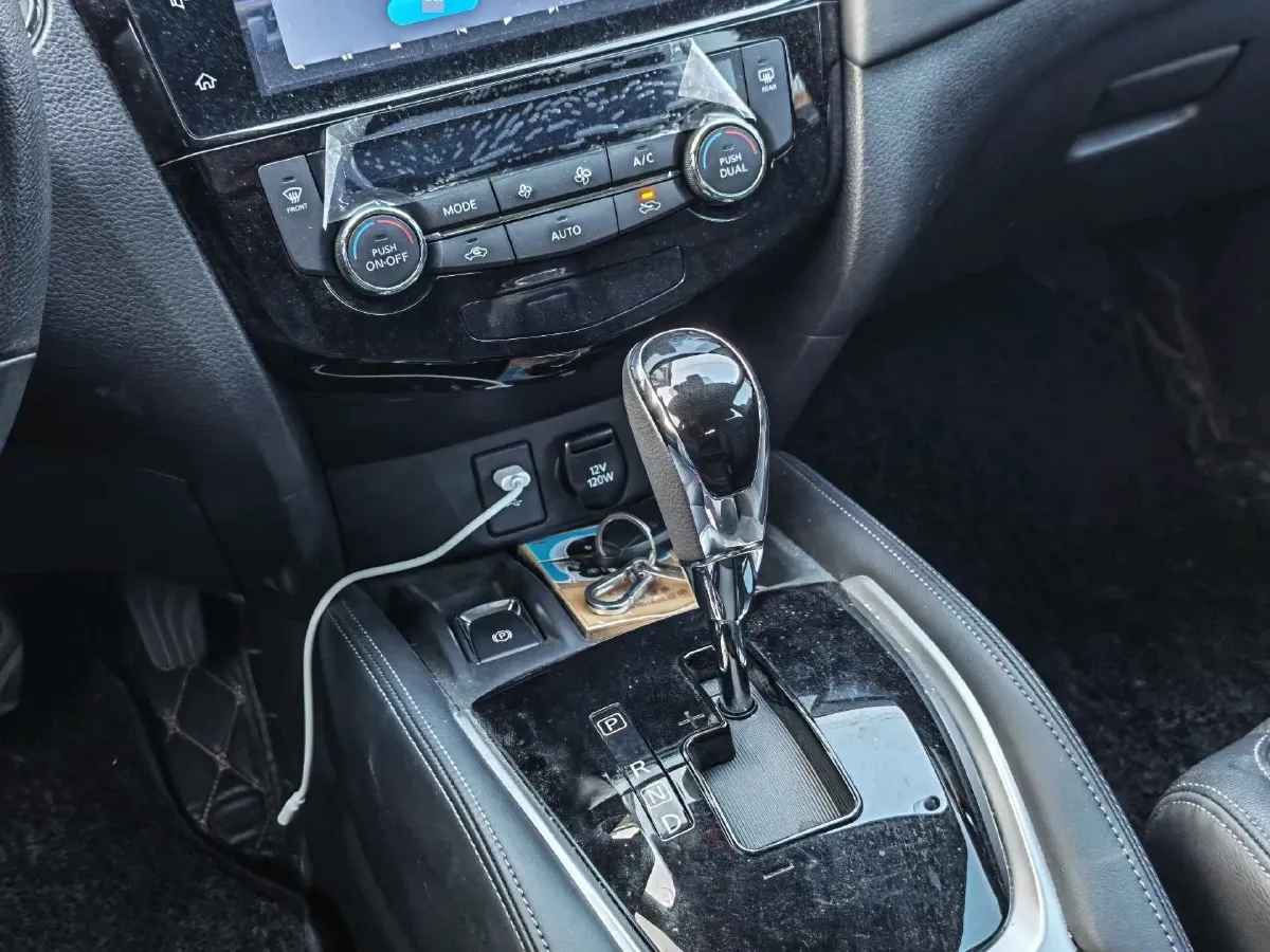 2023 Nissan X-Trail 2.0L 151HP L4 CVT,autocango,china used car exporter,china ev exporter,chinese used car exporter,chinese used ev exporter
