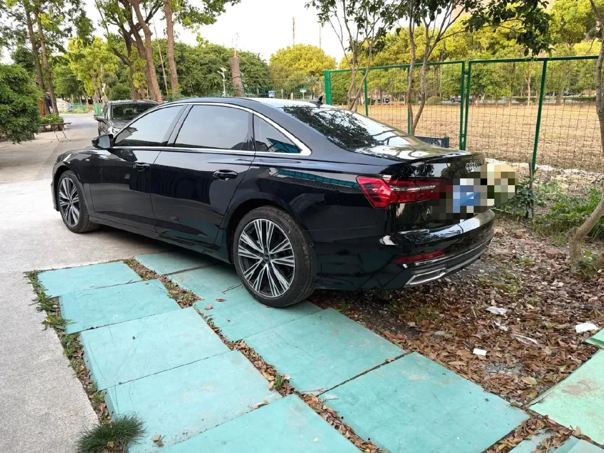 2022 Audi A6L 2.0T 224HP L4 7DCT,autocango,china used car exporter,china ev exporter,chinese used car exporter,chinese used ev exporter