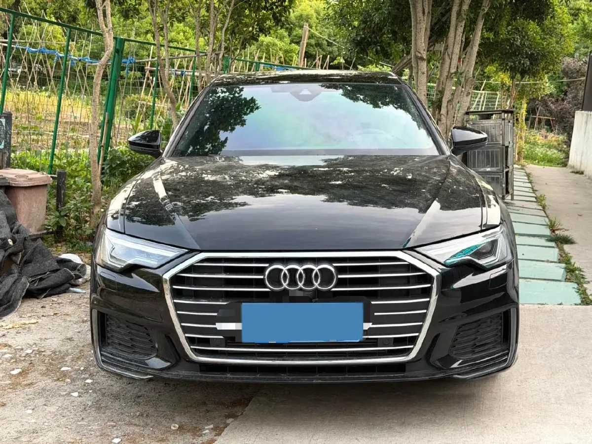 2022 Audi A6L 2.0T 224HP L4 7DCT,autocango,china used car exporter,china ev exporter,chinese used car exporter,chinese used ev exporter