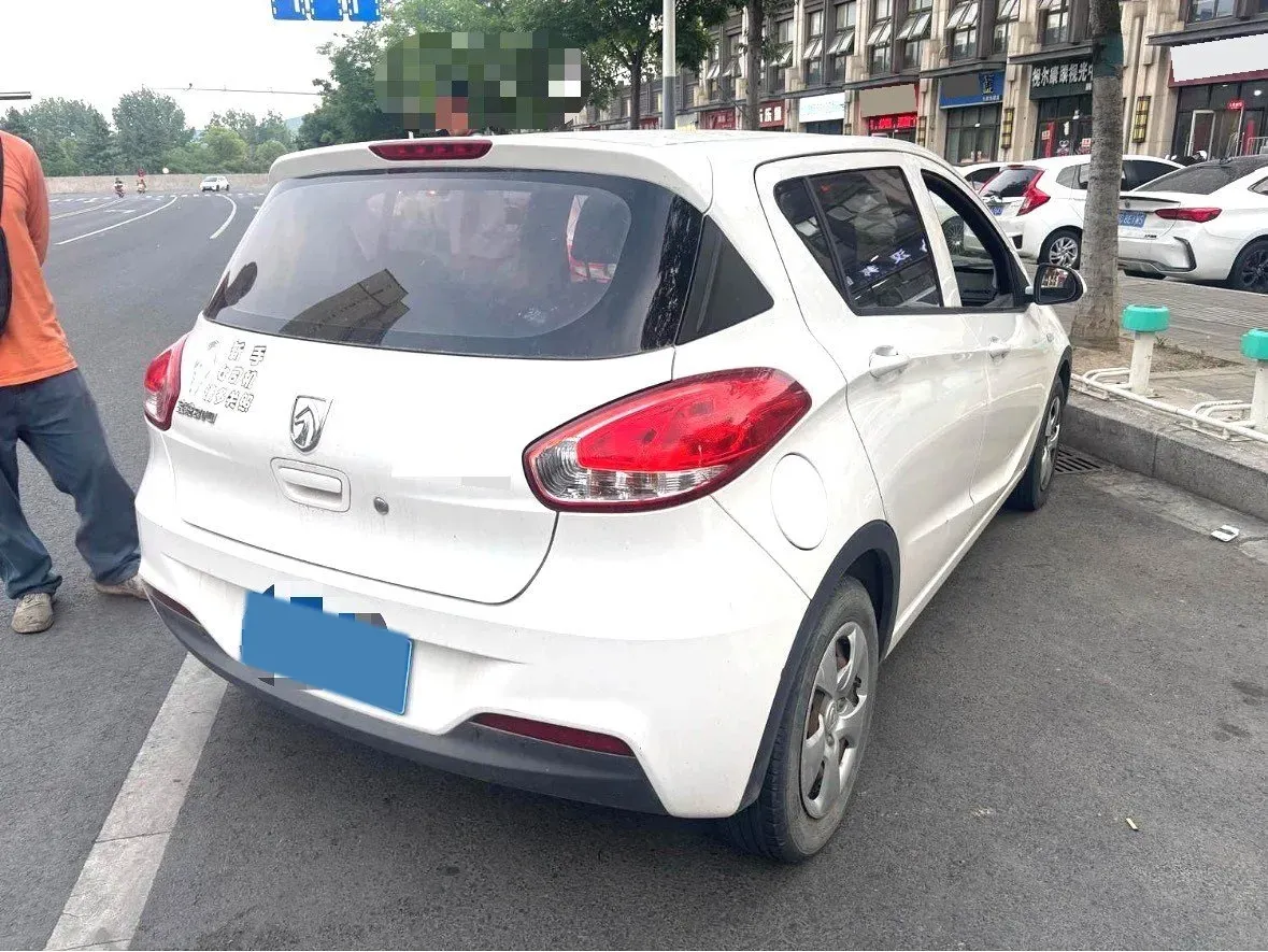 2016 BaoJun 310 1.2L 82HP L4 5MT,autocango,china used car exporter,china ev exporter,chinese used car exporter,chinese used ev exporter
