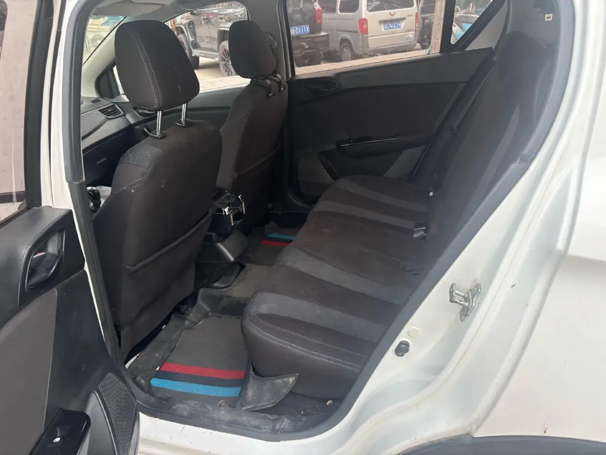 2016 BaoJun 310 1.2L 82HP L4 5MT,autocango,china used car exporter,china ev exporter,chinese used car exporter,chinese used ev exporter