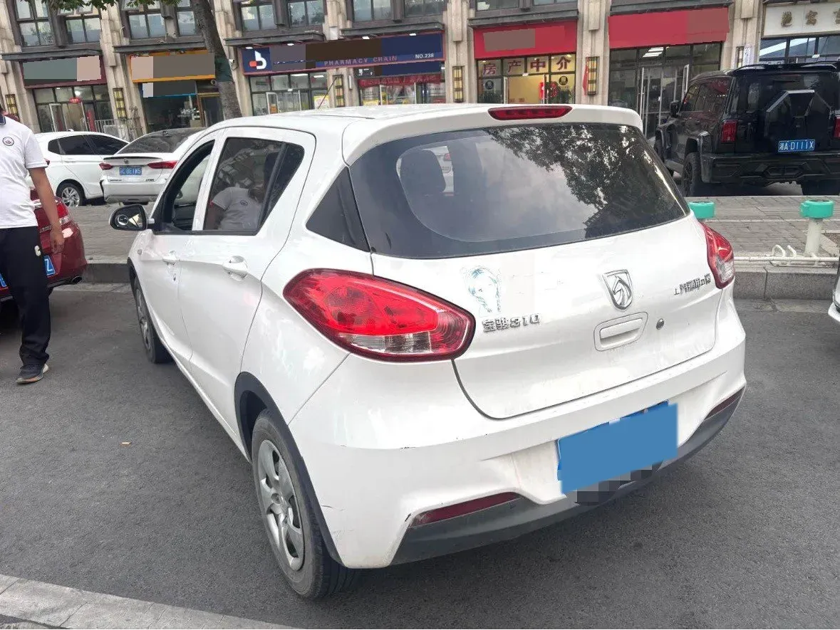 2016 BaoJun 310 1.2L 82HP L4 5MT,autocango,china used car exporter,china ev exporter,chinese used car exporter,chinese used ev exporter