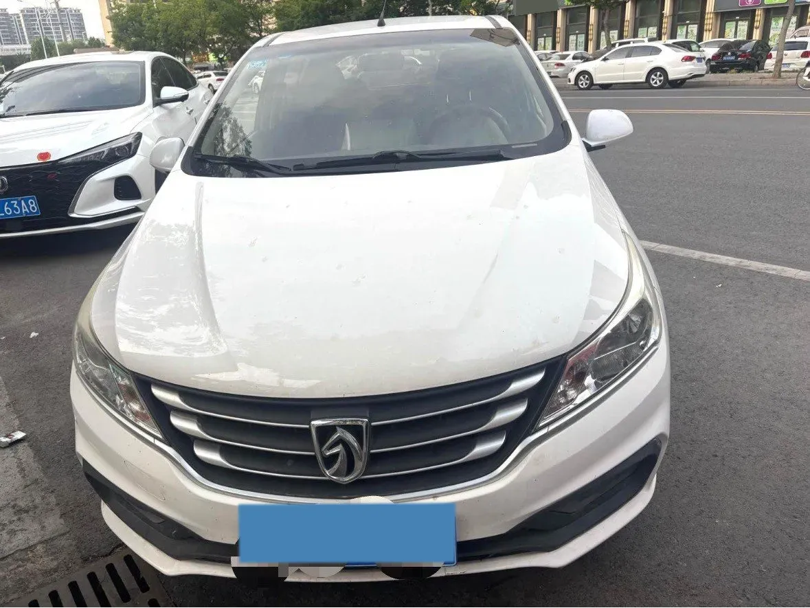 2016 BaoJun 310 1.2L 82HP L4 5MT,autocango,china used car exporter,china ev exporter,chinese used car exporter,chinese used ev exporter