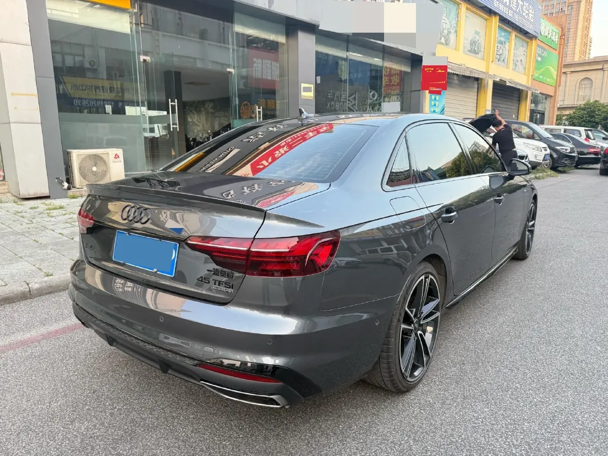 2023 Audi A4L 2.0T 245HP L4 7DCT,autocango,china used car exporter,china ev exporter,chinese used car exporter,chinese used ev exporter