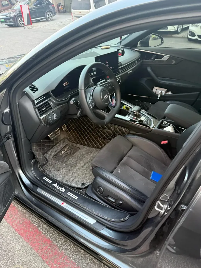 2023 Audi A4L 2.0T 245HP L4 7DCT,autocango,china used car exporter,china ev exporter,chinese used car exporter,chinese used ev exporter
