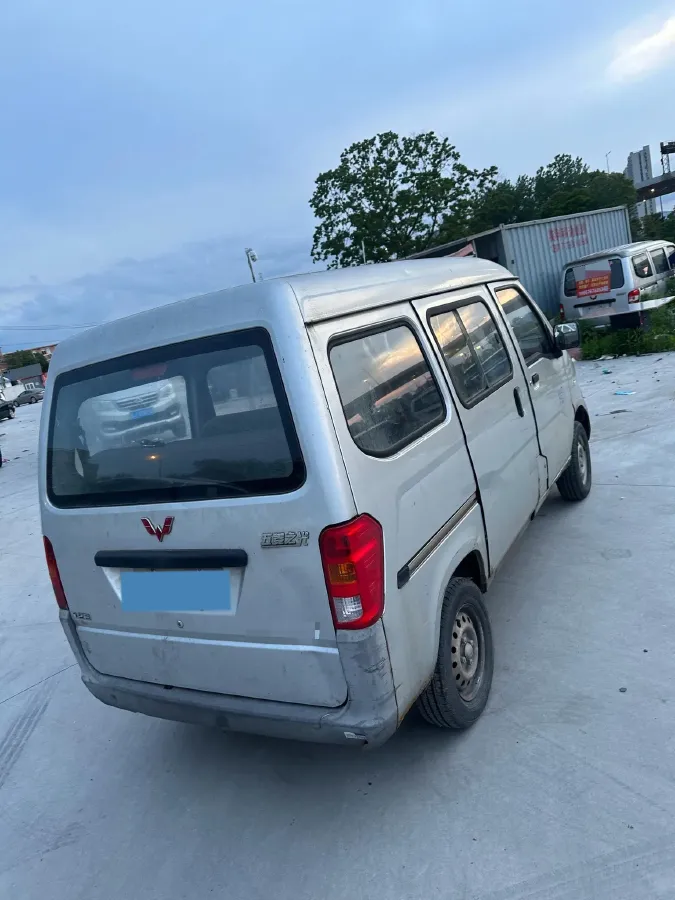 2015 WuLing ZhiGuang 1.2L 82HP L4 5MT,autocango,china used car exporter,china ev exporter,chinese used car exporter,chinese used ev exporter