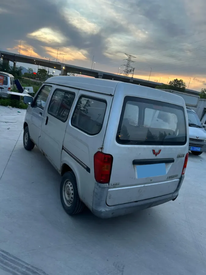2015 WuLing ZhiGuang 1.2L 82HP L4 5MT,autocango,china used car exporter,china ev exporter,chinese used car exporter,chinese used ev exporter