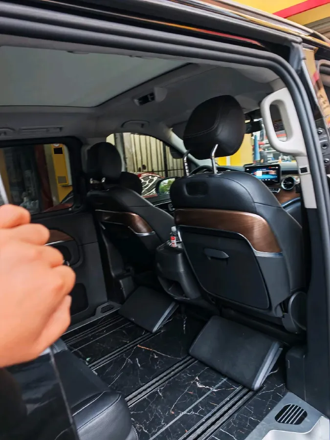 2022 Mercedes-Benz V Class 2.0T 211HP L4 9AT,autocango,china used car exporter,china ev exporter,chinese used car exporter,chinese used ev exporter